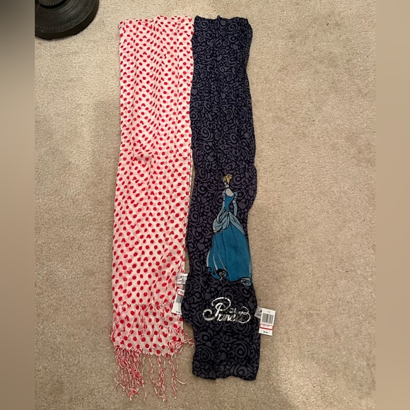 Disney Scarves - Picture 7 of 8
